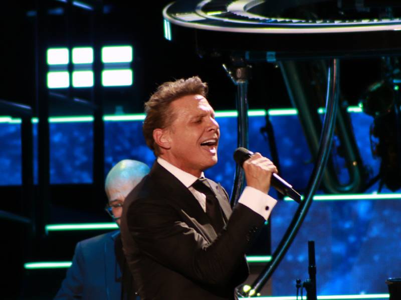 LUIS MIGUEL